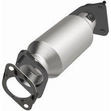 Load image into Gallery viewer, MagnaFlow Exhaust Products 5582665 California CARB Direct-Fit Catalytic Converter for Select Nissan Frontier, Nissan NV1500, Nissan NV2500, Nissan NV3500, Nissan Pathfinder, Nissan Xterra, Suzuki Equator