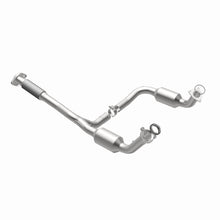 Load image into Gallery viewer, MagnaFlow Exhaust Products 4451172 California CARB Direct-Fit Catalytic Converter for Select Buick Rainier, Chevrolet Trailblazer EXT, GMC Envoy XL, Isuzu Ascender