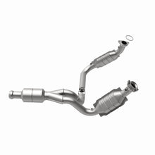 Load image into Gallery viewer, MagnaFlow Exhaust Products 51578 OEM Grade Direct-Fit Catalytic Converter for Select Cadillac Escalade, Chevrolet Avalanche, Chevrolet Silverado 1500, Chevrolet Suburban 1500, Chevrolet Tahoe, GMC Sierra 1500, GMC Yukon, GMC Yukon XL