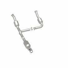 Load image into Gallery viewer, MagnaFlow Exhaust Products 5481108 California CARB Direct-Fit Catalytic Converter for Select Ford Explorer, Mercury Mountaineer