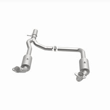 Load image into Gallery viewer, MagnaFlow Exhaust Products 21-599 OEM Grade Direct-Fit Catalytic Converter for Select Ford E-250, Ford E-350 Super Duty
