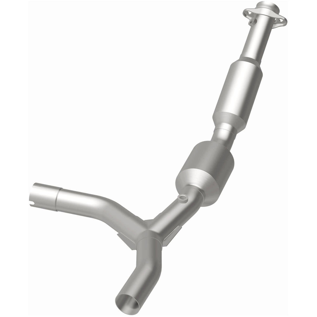 MagnaFlow Exhaust Products 5582310 California CARB Direct-Fit Catalytic Converter for Select Ford E-150, Ford E-250