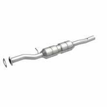 Load image into Gallery viewer, MagnaFlow Exhaust Products 55324 HM Grade Direct-Fit Catalytic Converter for Select Ford Excursion, Ford F-250 Super Duty, Ford F-350 Super Duty, Ford F-450 Super Duty, Ford F-550 Super Duty