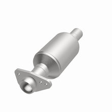 Load image into Gallery viewer, MagnaFlow Exhaust Products 3391496 California CARB Direct-Fit Catalytic Converter for Select Chevrolet S10, GMC Sonoma