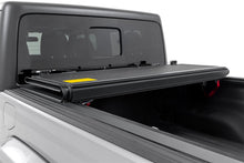 Load image into Gallery viewer, Rough Country 47620500B Hard Low Profile Bed Cover for Select Jeep Gladiator