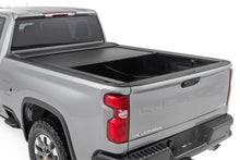 Load image into Gallery viewer, Rough Country 46110690 Retractable Bed Cover for Select Chevrolet Silverado HD, Chevrolet Silverado HD, GMC Sierra HD, GMC Sierra HD