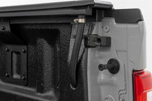 Load image into Gallery viewer, Rough Country 51509550 Retractable Bed Cover for Select Ford F-150