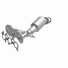 Load image into Gallery viewer, MagnaFlow Exhaust Products 5582556 California CARB Manifold Catalytic Converter for Select Toyota Sienna