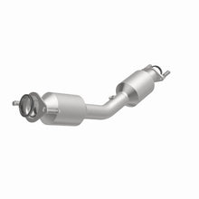 Load image into Gallery viewer, MagnaFlow Exhaust Products 6511753 California CARB Direct-Fit Catalytic Converter for Select Nissan Versa, Nissan Versa Note
