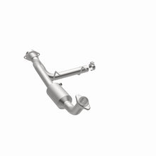Load image into Gallery viewer, MagnaFlow Exhaust Products 4451165 California CARB Direct-Fit Catalytic Converter for Select Lincoln Navigator