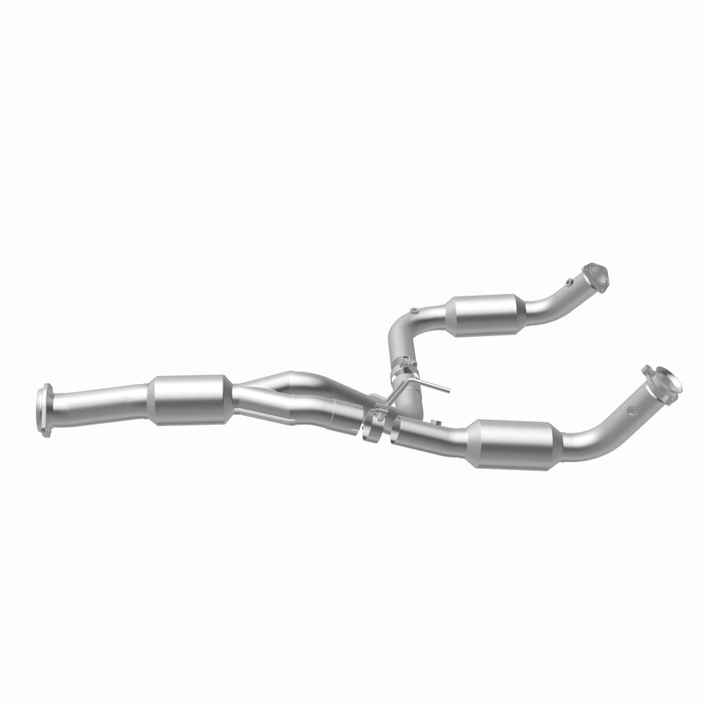 MagnaFlow Exhaust Products 5582113 California CARB Direct-Fit Catalytic Converter for Select Chevrolet Express 2500, Chevrolet Express 3500, GMC Savana 2500, GMC Savana