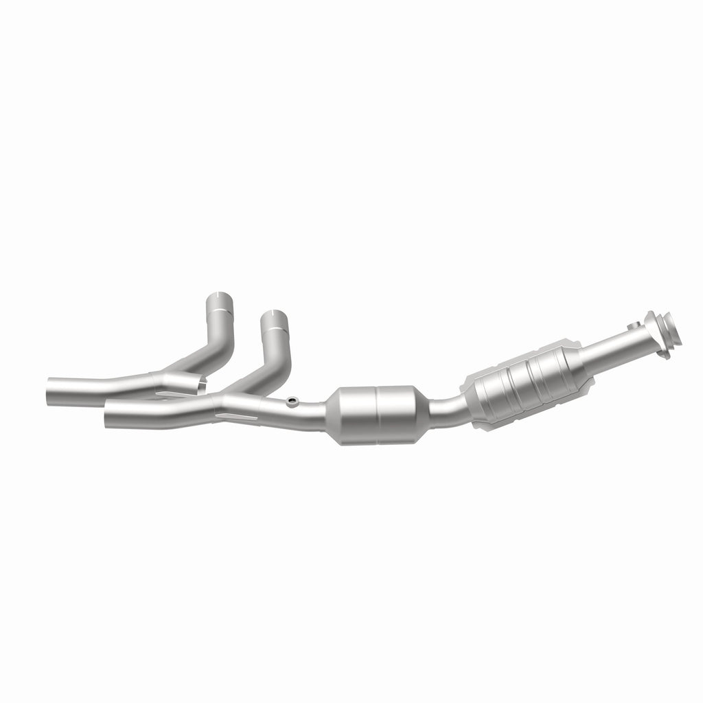 MagnaFlow Exhaust Products 51310 OEM Grade Direct-Fit Catalytic Converter for Select Ford E-150, Ford E-150 Club Wagon, Ford E-250