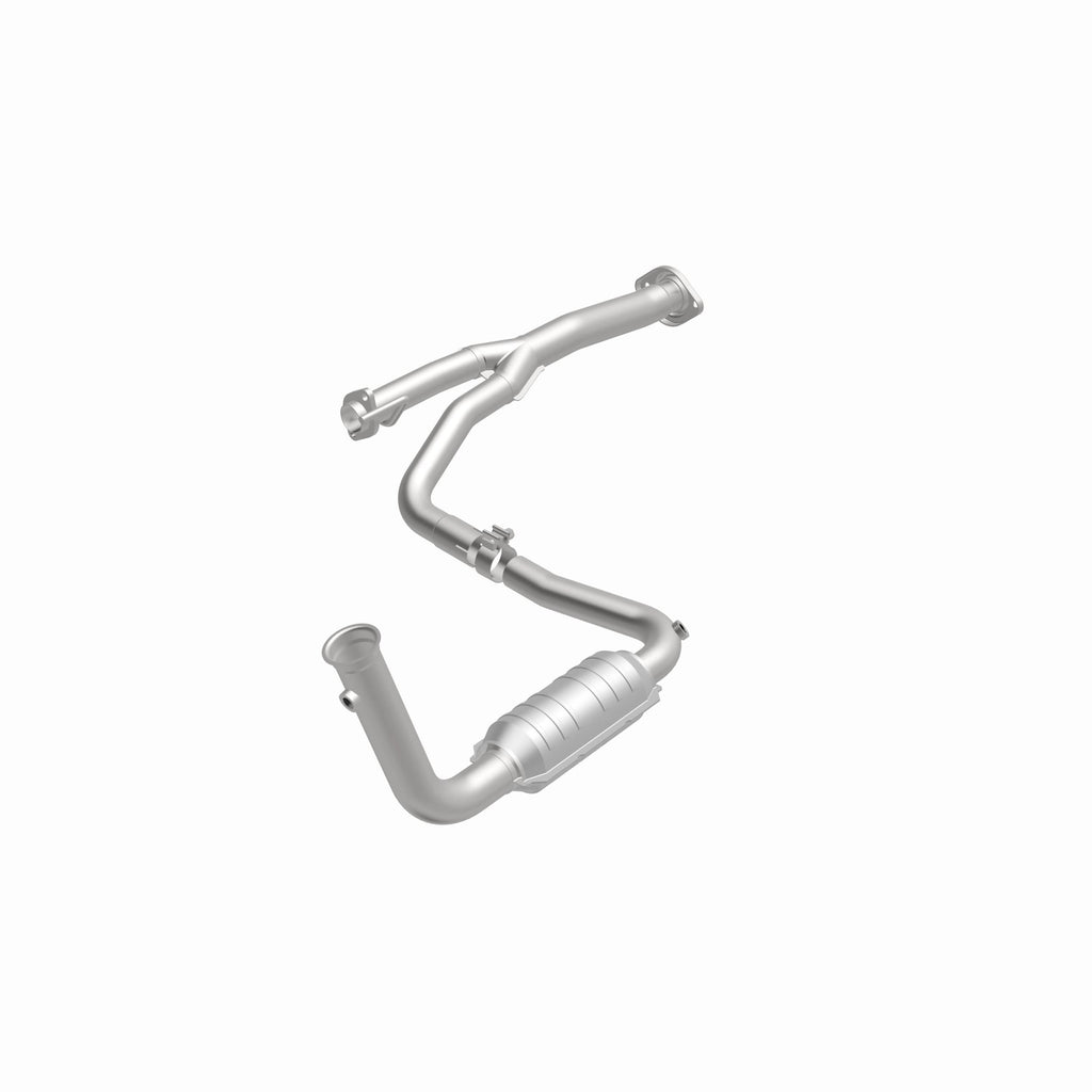 MagnaFlow Exhaust Products 49582 OEM Grade Direct-Fit Catalytic Converter for Select Jeep Liberty