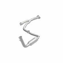 Load image into Gallery viewer, MagnaFlow Exhaust Products 49582 OEM Grade Direct-Fit Catalytic Converter for Select Jeep Liberty