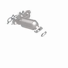 Load image into Gallery viewer, MagnaFlow Exhaust Products 5582556 California CARB Manifold Catalytic Converter for Select Toyota Sienna