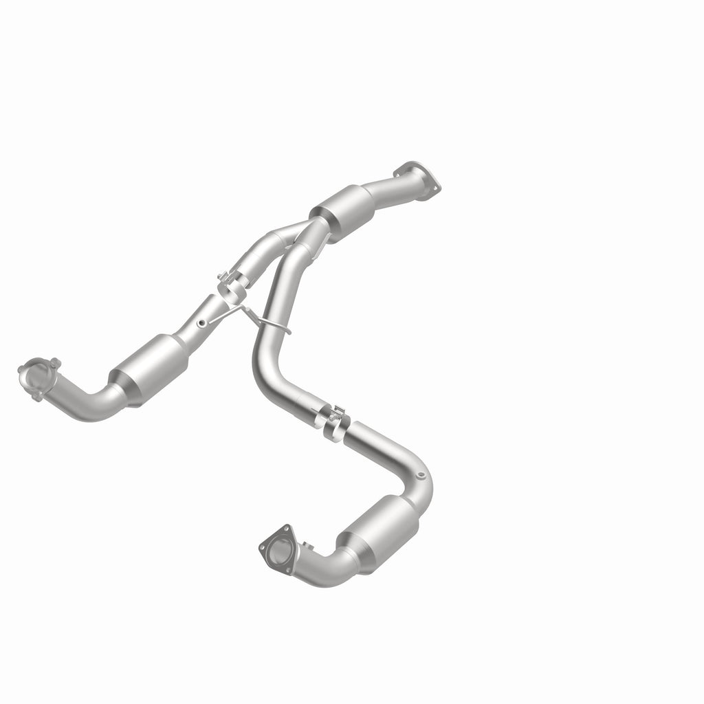 MagnaFlow Exhaust Products 5582113 California CARB Direct-Fit Catalytic Converter for Select Chevrolet Express 2500, Chevrolet Express 3500, GMC Savana 2500, GMC Savana