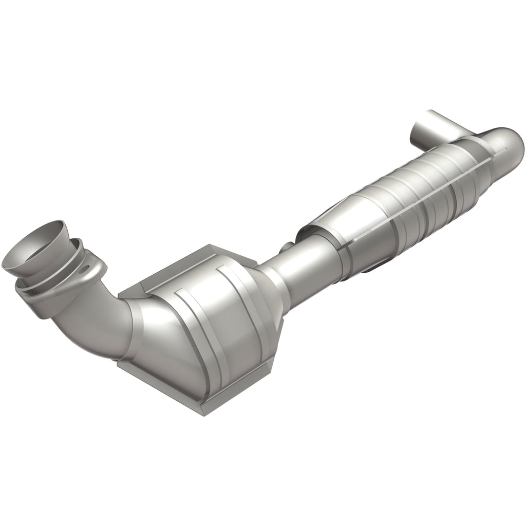 MagnaFlow Exhaust Products 49705 OEM Grade Direct-Fit Catalytic Converter for Select Ford F-150, Lincoln Mark LT
