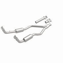 Load image into Gallery viewer, MagnaFlow Exhaust Products 3391821 California CARB Direct-Fit Catalytic Converter for Select Land Rover Range Rover