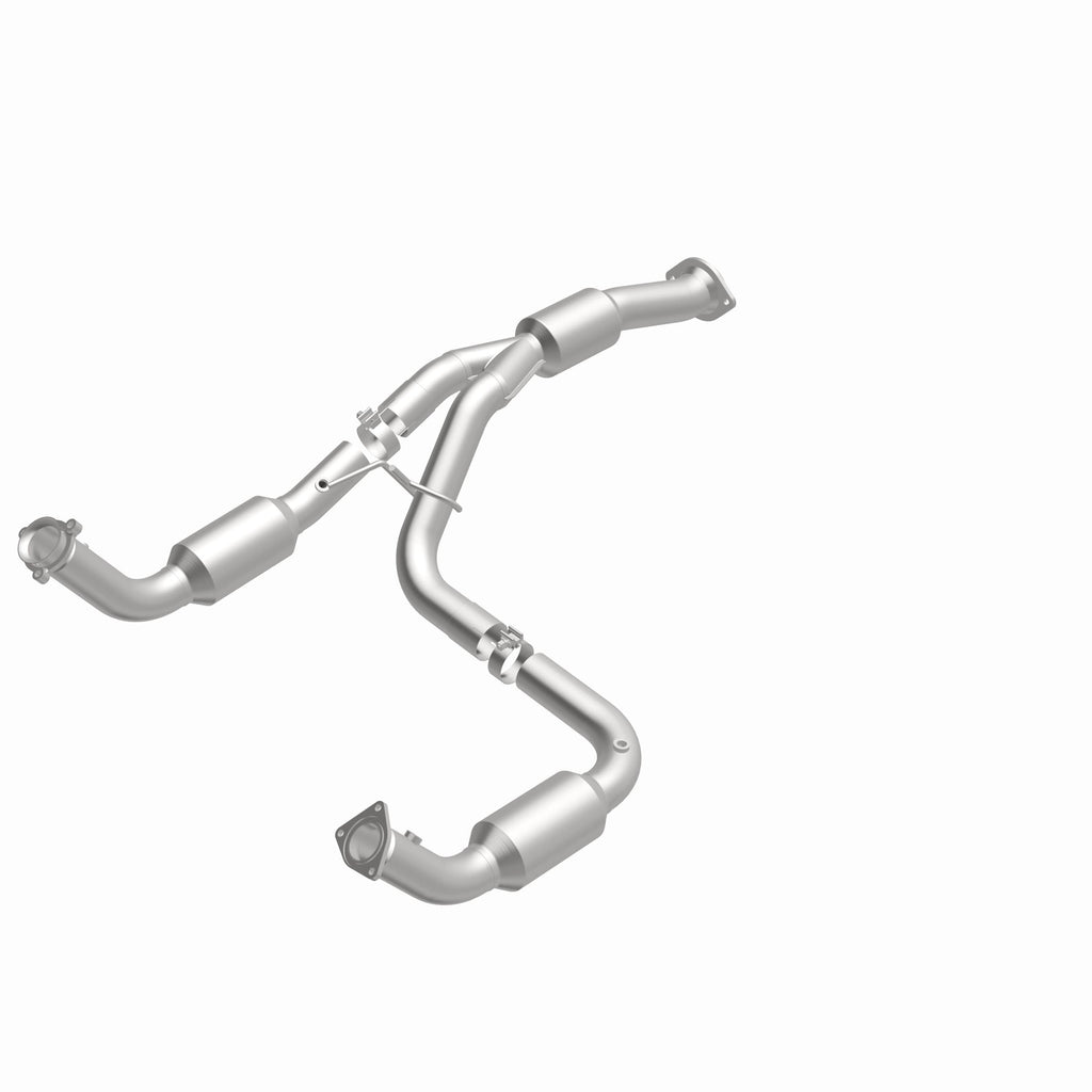 MagnaFlow Exhaust Products 5582113 California CARB Direct-Fit Catalytic Converter for Select Chevrolet Express 2500, Chevrolet Express 3500, GMC Savana 2500, GMC Savana