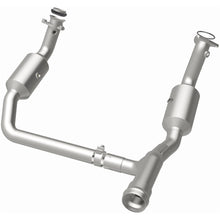 Load image into Gallery viewer, MagnaFlow Exhaust Products 280211 OEM Grade Direct-Fit Catalytic Converter for Select Cadillac Escalade, Cadillac Escalade ESV, Chevrolet Silverado 1500, Chevrolet Silverado LTD, Chevrolet Suburban, Chevrolet Tahoe, GMC Sierra 1500, GMC Sierra Limited,
