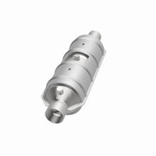 Load image into Gallery viewer, MagnaFlow Exhaust Products 445300 California CARB Universal Catalytic Converter for Select Ford E-150 Econoline, Ford E-150 Econoline Club Wagon, Ford E-250 Econoline, Ford E-350 Econoline, Ford E-350 Econoline Club Wagon, Ford Excursion, Ford F-250,