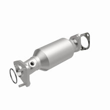 Load image into Gallery viewer, MagnaFlow Exhaust Products 52668 OEM Grade Direct-Fit Catalytic Converter for Select Nissan Frontier, Nissan NV1500, Nissan NV2500, Nissan NV3500, Nissan Pathfinder, Nissan Xterra, Suzuki Equator