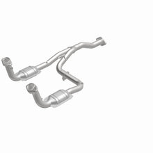 Load image into Gallery viewer, MagnaFlow Exhaust Products 23957 HM Grade Direct-Fit Catalytic Converter for Select Jeep Liberty