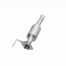 Load image into Gallery viewer, MagnaFlow Exhaust Products 280439 OEM Grade Direct-Fit Catalytic Converter for Select Ford F-450 Super Duty, Ford F-550 Super Duty