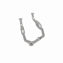Load image into Gallery viewer, MagnaFlow Exhaust Products 4551028 California CARB Direct-Fit Catalytic Converter for Select Land Rover Discovery