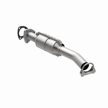 Load image into Gallery viewer, MagnaFlow Exhaust Products 557812 California CARB Direct-Fit Catalytic Converter for Select Suzuki Forenza, Suzuki Reno