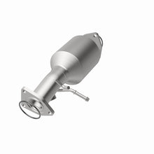 Load image into Gallery viewer, MagnaFlow Exhaust Products 21-293 OEM Grade Direct-Fit Catalytic Converter for Select Honda CR-V