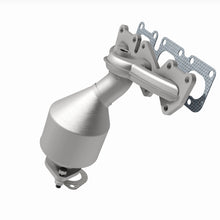 Load image into Gallery viewer, MagnaFlow Exhaust Products 5531685 California CARB Manifold Catalytic Converter for Select Hyundai Azera, Hyundai Sonata