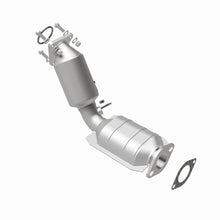 Load image into Gallery viewer, MagnaFlow Exhaust Products 5481143 California CARB Direct-Fit Catalytic Converter for Select INFINITI FX35