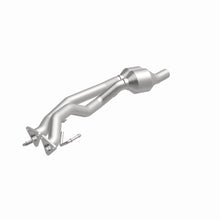 Load image into Gallery viewer, MagnaFlow Exhaust Products 5491957 California CARB Direct-Fit Catalytic Converter for Select Audi Q7, Volkswagen Touareg