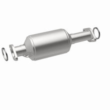 Load image into Gallery viewer, MagnaFlow Exhaust Products 3391895 California CARB Direct-Fit Catalytic Converter for Select Toyota Pickup