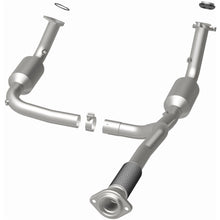 Load image into Gallery viewer, MagnaFlow Exhaust Products 4451172 California CARB Direct-Fit Catalytic Converter for Select Buick Rainier, Chevrolet Trailblazer EXT, GMC Envoy XL, Isuzu Ascender