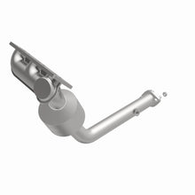 Load image into Gallery viewer, MagnaFlow Exhaust Products 24121 HM Grade Manifold Catalytic Converter for Select Land Rover Freelander