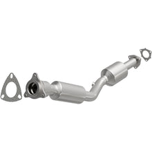 Load image into Gallery viewer, MagnaFlow Exhaust Products 5481722 California CARB Direct-Fit Catalytic Converter for Select Saturn Vue