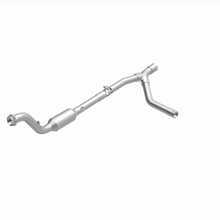 Load image into Gallery viewer, MagnaFlow Exhaust Products 4651597 California CARB Direct-Fit Catalytic Converter for Select Dodge Ram