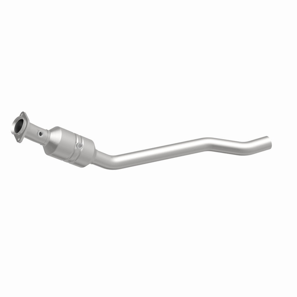 MagnaFlow Exhaust Products 49739 OEM Grade Direct-Fit Catalytic Converter for Select Dodge Durango, Jeep Grand Cherokee