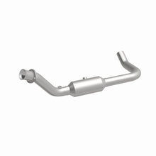Load image into Gallery viewer, MagnaFlow Exhaust Products 5451651 California CARB Direct-Fit Catalytic Converter for Select Chrysler Aspen, Dodge Durango