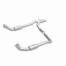 Load image into Gallery viewer, MagnaFlow Exhaust Products 52294 OEM Grade Direct-Fit Catalytic Converter for Select Ford E-150, Ford E-250, Ford E-350 Super Duty, Ford E-450 Super Duty
