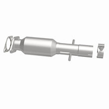 Load image into Gallery viewer, MagnaFlow Exhaust Products 5571623 California CARB Direct-Fit Catalytic Converter for Select Chevrolet Malibu, Pontiac G6, Saturn Aura