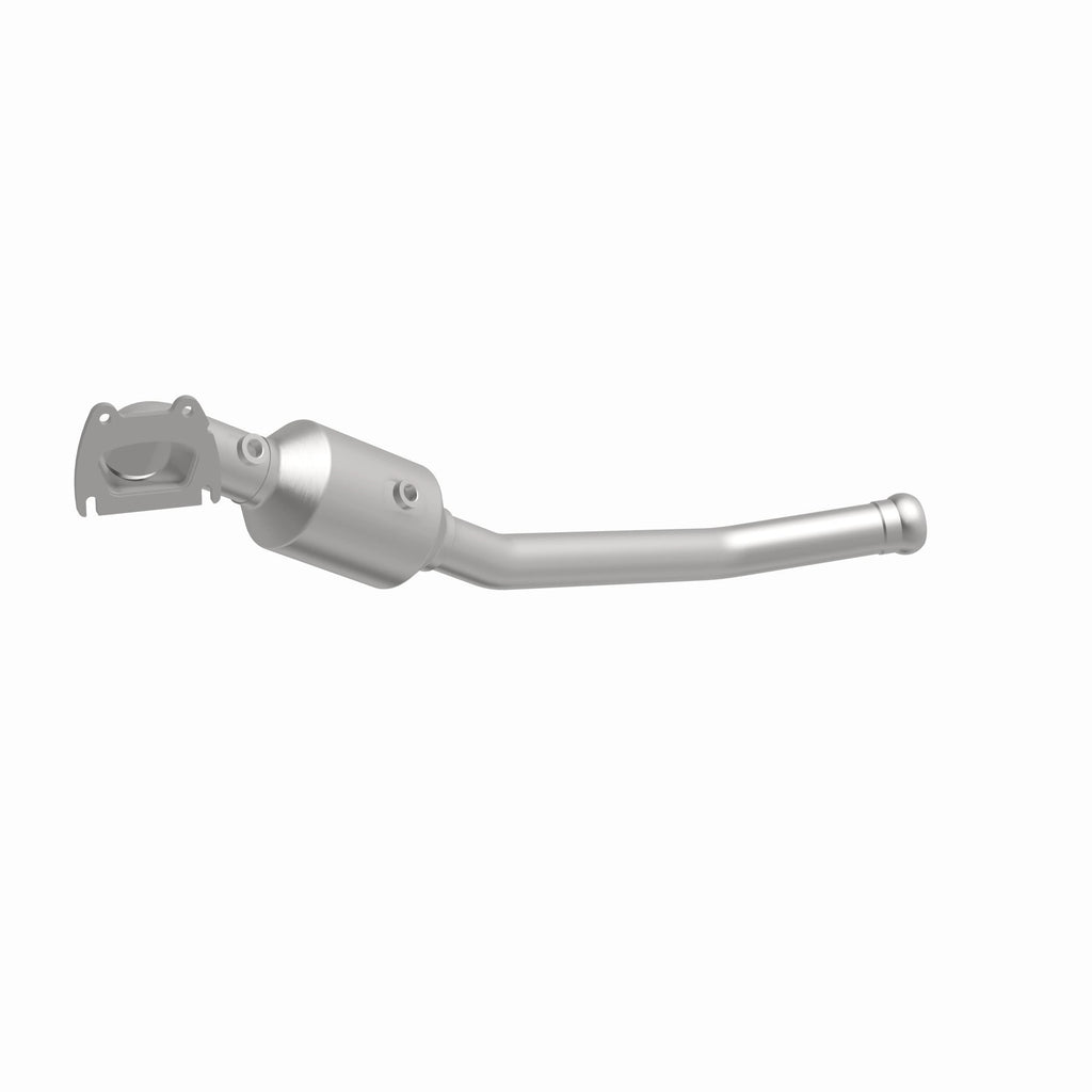MagnaFlow Exhaust Products 21-251 OEM Grade Direct-Fit Catalytic Converter for Select Dodge Durango, Jeep Grand Cherokee