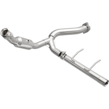 Load image into Gallery viewer, MagnaFlow Exhaust Products 5551500 California CARB Direct-Fit Catalytic Converter for Select Ford Expedition, Lincoln Navigator