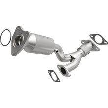 Load image into Gallery viewer, MagnaFlow Exhaust Products 5561182 California CARB Direct-Fit Catalytic Converter for Select Pontiac G6, Saturn Aura