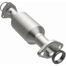 Load image into Gallery viewer, MagnaFlow Exhaust Products 3391401 California CARB Direct-Fit Catalytic Converter for Select Honda Odyssey