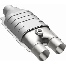 Load image into Gallery viewer, MagnaFlow Exhaust Products 4451337 California CARB Universal Catalytic Converter for Select Chevrolet Express 1500, Chevrolet Express 2500, Dodge B1500, Dodge B2500, Dodge B3500, Dodge Ram 1500, Dodge Ram Van, Dodge Ram 2500, Dodge Ram Van, Dodge Ram