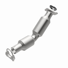 Load image into Gallery viewer, MagnaFlow Exhaust Products 5631455 California CARB Direct-Fit Catalytic Converter for Select Toyota Prius, Toyota Prius Plug-In
