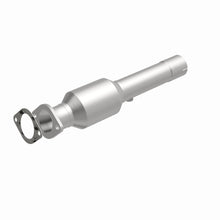 Load image into Gallery viewer, MagnaFlow Exhaust Products 21-989 OEM Grade Direct-Fit Catalytic Converter for Select Chevrolet Silverado 2500, Chevrolet Silverado HD, GMC Sierra 2500, GMC Sierra HD